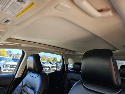 Used 2022 Ford Edge SEL w/ Convenience Package image 20