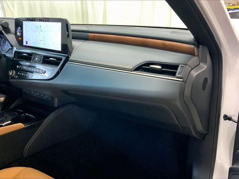 Used 2024 Lexus ES 350 Ultra Luxury image 18