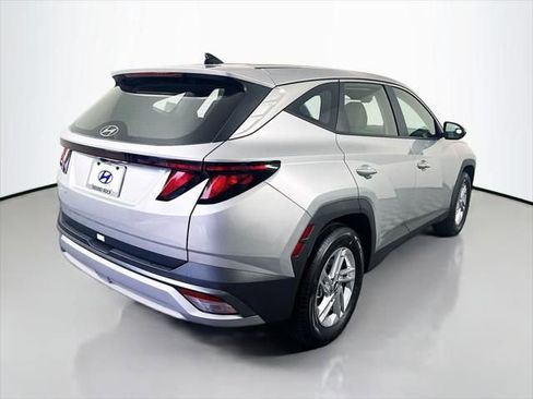 New 2026 Hyundai Tucson SE image 3