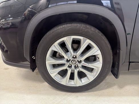 Used 2021 Toyota Highlander Limited image 9