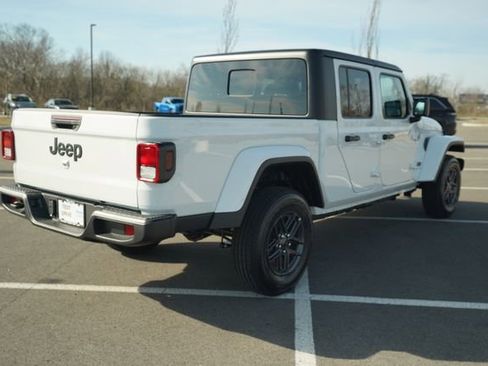 New 2025 Jeep Gladiator Sport image 8