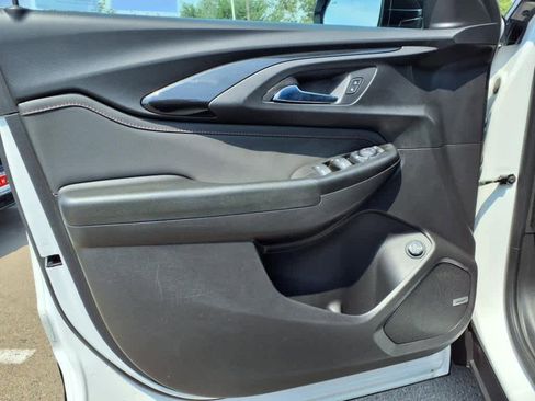 Used 2021 Chevrolet TrailBlazer RS w/ Sun and Liftgate Package image 14