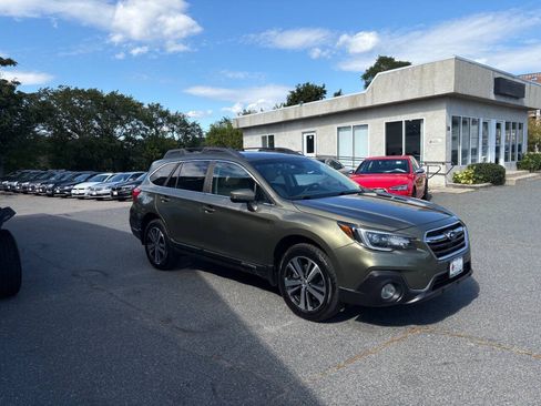 Used 2018 Subaru Outback 2.5i Limited AWD/4WD image 2