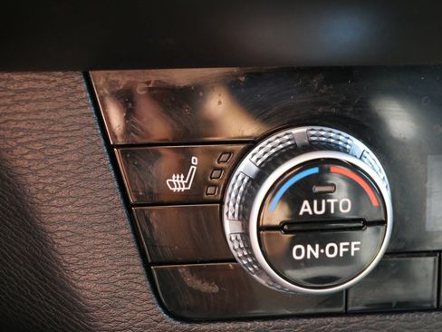 Used 2023 Mitsubishi Outlander SE AWD/4WD image 28