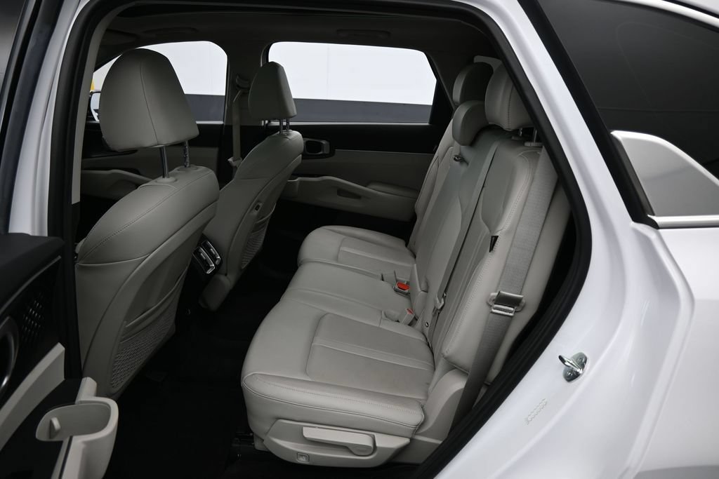 Used 2024 Kia Sorento S w/ Panoramic Sunroof Package FWD image 35