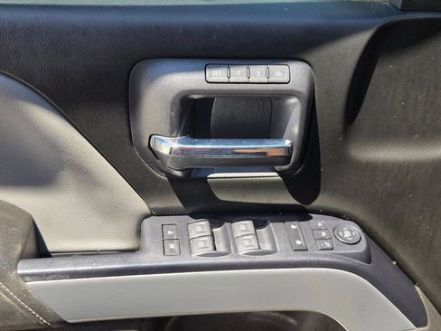 Used 2018 Chevrolet Silverado 1500 LTZ Z71 w/ LTZ Plus Package AWD/4WD image 11
