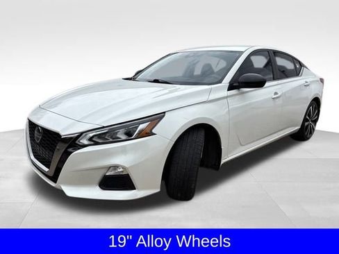 Used 2021 Nissan Altima 2.5 SR image 3