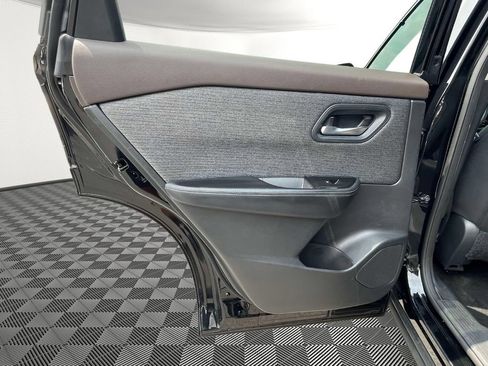 Used 2023 Nissan Rogue SV FWD image 14