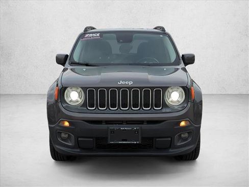 Used 2017 Jeep Renegade Latitude w/ Advanced Technology Group AWD/4WD image 2