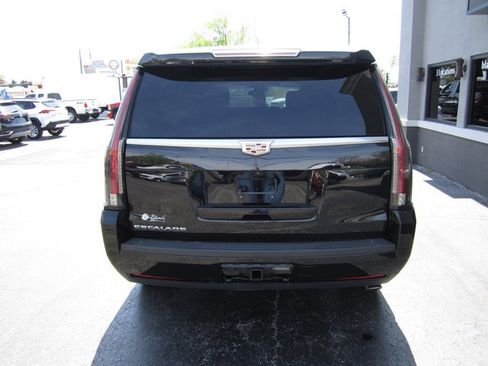 Used 2018 Cadillac Escalade Luxury w/ LPO, Radiant Package AWD/4WD image 37