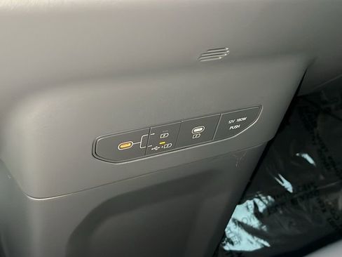 New 2026 Kia EV9 Wind image 14