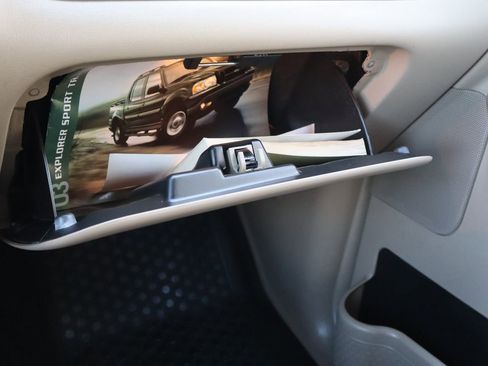 Used 2003 Ford Explorer Sport Trac XLS image 35