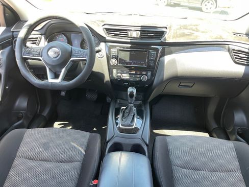 Used 2022 Nissan Rogue Sport SV FWD image 20