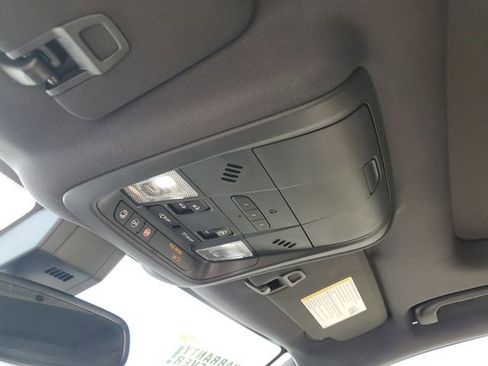 Used 2024 Chevrolet Equinox Premier image 31