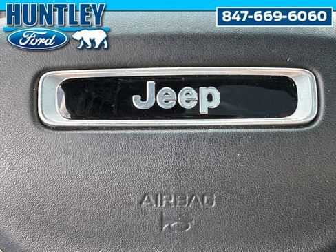Used 2022 Jeep Grand Cherokee L Summit w/ Advanced Protech Group IV AWD/4WD image 39