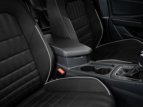 Used 2024 Volkswagen Jetta Sport image 27