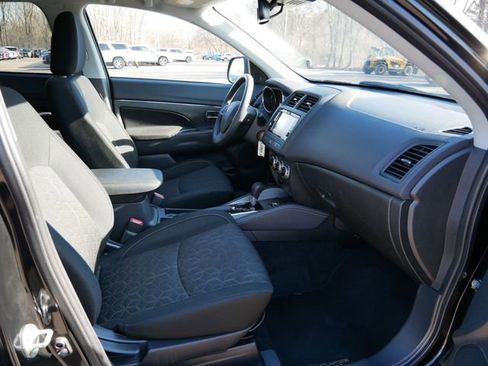 Used 2025 Mitsubishi Outlander Sport ES image 7