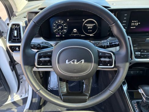 Used 2023 Kia Sorento SX AWD/4WD image 12