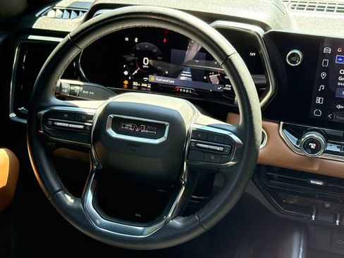 Used 2024 GMC Canyon AT4 w/ Technology Package AWD/4WD image 13