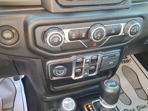 Used 2021 Jeep Wrangler Unlimited Sport image 18