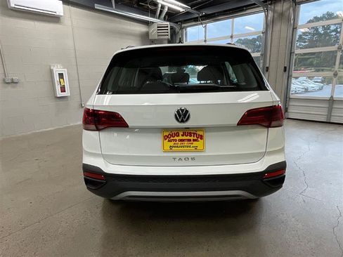 Used 2023 Volkswagen Taos S FWD image 4
