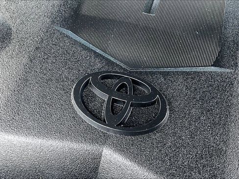 Used 2016 Toyota 4Runner SR5 RWD image 28