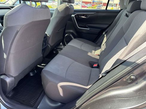 Used 2022 Toyota RAV4 XLE w/ Convenience Package AWD/4WD image 10
