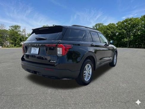 Used 2026 Ford Explorer Active AWD/4WD image 9