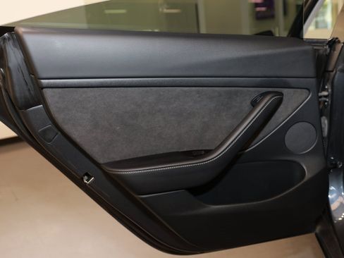 Used 2023 Tesla Model 3 Standard Range image 21