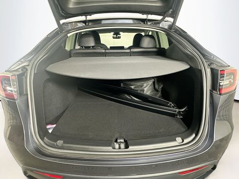 Used 2023 Tesla Model Y Long Range AWD/4WD image 27