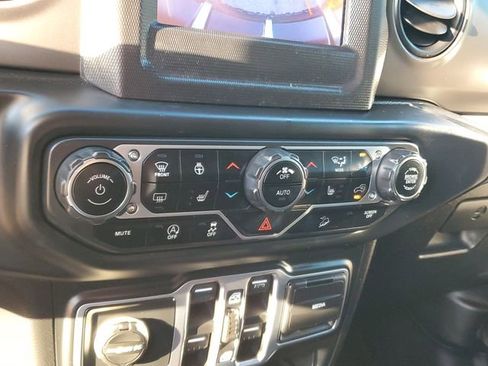 Used 2018 Jeep Wrangler Unlimited Sport S AWD/4WD image 20