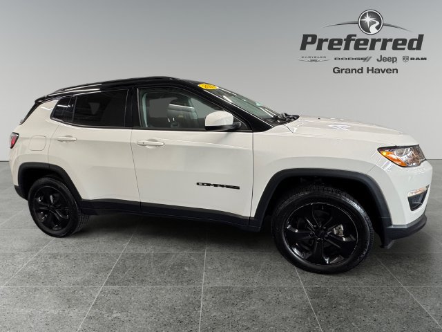Used 2018 Jeep Compass Latitude w/ Popular Equipment Group AWD/4WD image 9