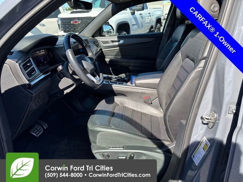 Used 2024 Volkswagen Atlas Cross Sport SEL R-Line AWD/4WD image 5