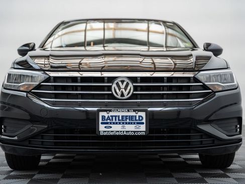 Used 2021 Volkswagen Jetta SE w/ SE Cold Weather Package FWD image 2