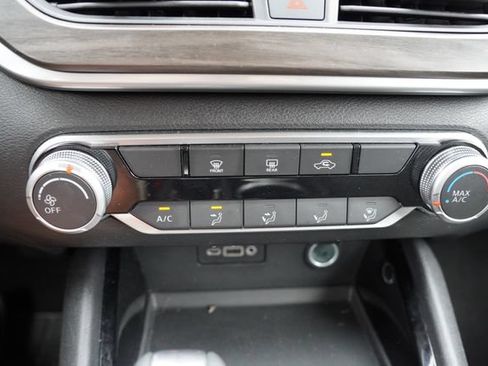 Used 2024 Nissan Altima 2.5 SV FWD image 24