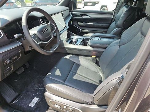 New 2026 Jeep Grand Wagoneer Limited AWD/4WD image 18