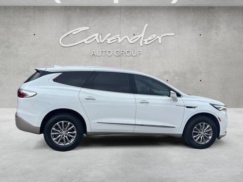 Used 2023 Buick Enclave Essence image 20