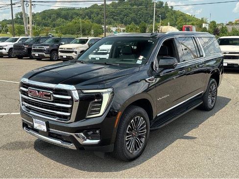 Used 2025 GMC Yukon XL Elevation w/ Technology Package AWD/4WD image 26