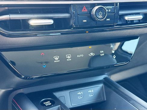 New 2025 Nissan Kicks SR image 10