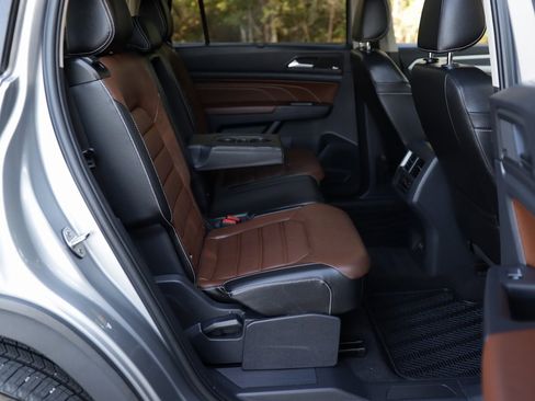 Used 2022 Volkswagen Atlas SEL Premium image 39