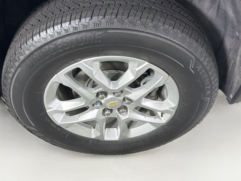 Used 2023 Chevrolet Traverse LS FWD image 11