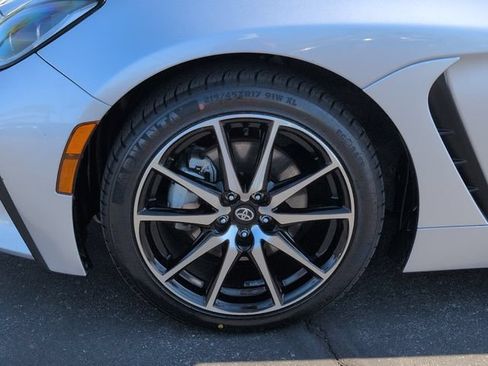 Used 2023 Toyota GR86 w/ ALL Weather Mat Package (TMS) RWD image 21