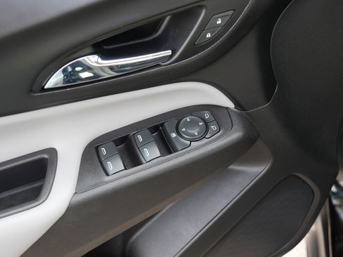 Used 2020 Chevrolet Equinox LS w/ LS Convenience Package image 19