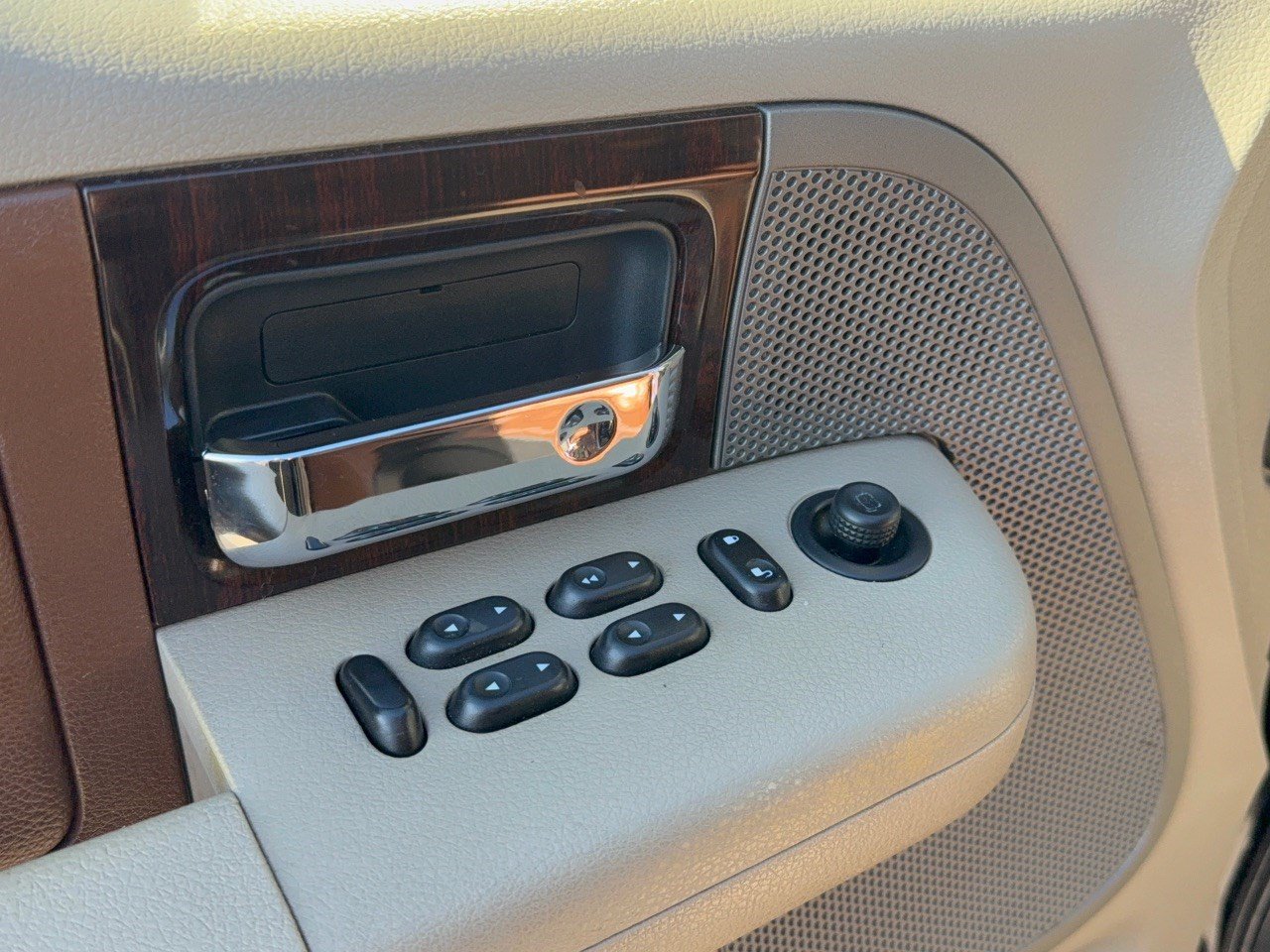 Used 2008 Ford F150 King Ranch RWD image 15