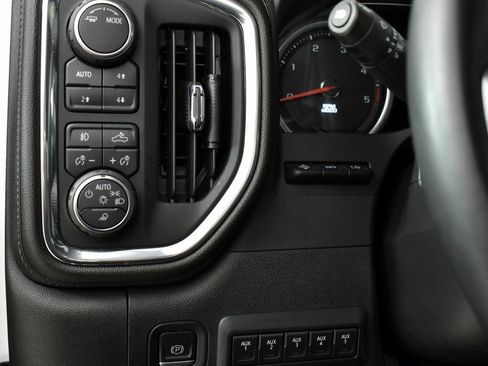 Used 2023 Chevrolet Silverado 2500 LTZ w/ LTZ Plus Package image 15