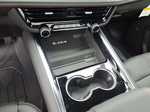 New 2026 Chevrolet Suburban RST image 26