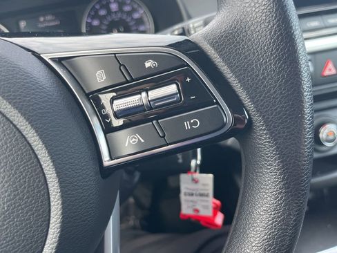 Certified 2024 Kia Forte LXS image 18