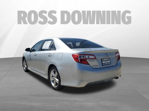 Used 2012 Toyota Camry SE FWD image 6