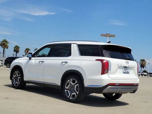 Used 2024 Hyundai Palisade Limited AWD/4WD image 2