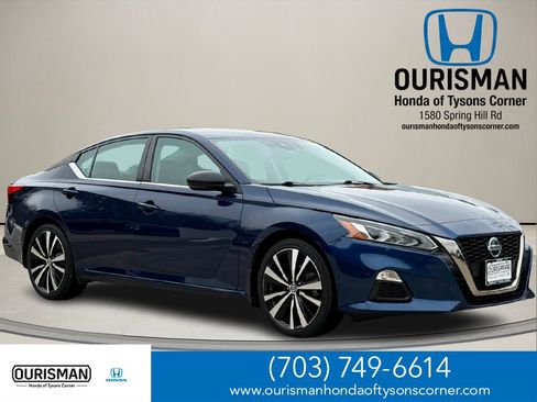 Used 2021 Nissan Altima 2.5 SR w/ SR Premium Package image 1